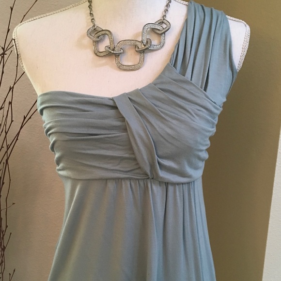 Beautiful One-Shoulder Top - Picture 2 of 4